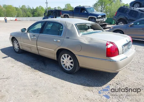 2009 Lincoln Town Car Signature Limited из США, поврежденный, VIN 2LNHM82V49X617135